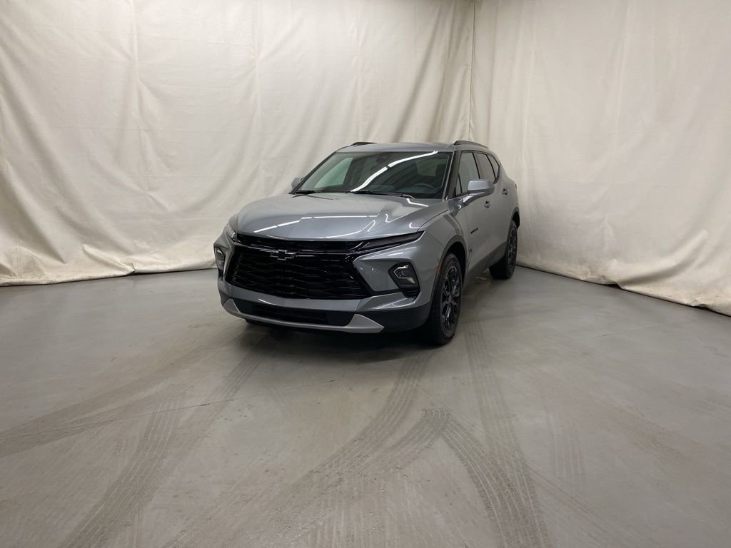 New 2026 Chevrolet Blazer LT w/ LPO, Black Sport Package image 2