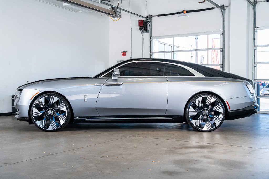 Used 2024 Rolls-Royce Spectre w/ Spectre Launch Package image 9