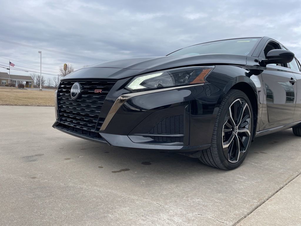 Used 2025 Nissan Altima 2.5 SR image 14