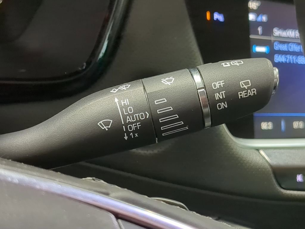 Used 2018 Cadillac XT5 Luxury w/ Driver Awareness Package image 32