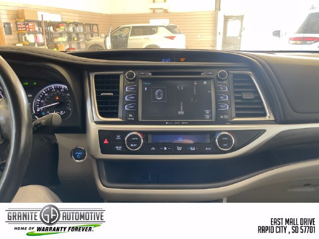 Used 2019 Toyota Highlander Limited Platinum AWD/4WD image 6