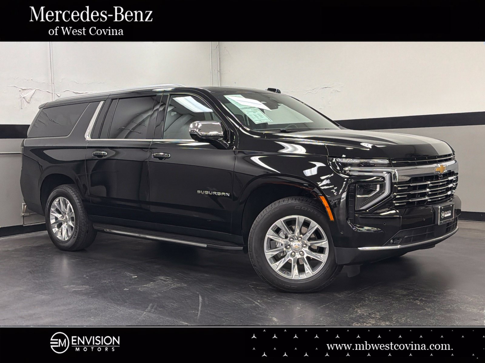 Used 2025 Chevrolet Suburban Premier w/ Sun And Tow Package AWD/4WD image 1