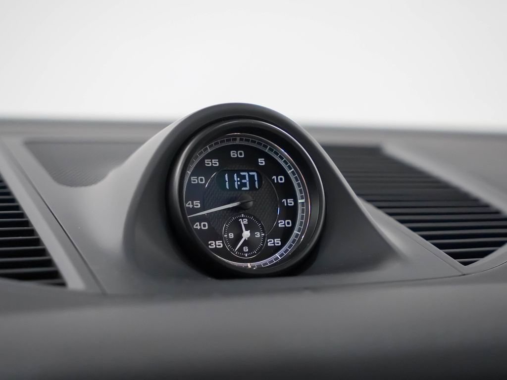 Certified 2025 Porsche Macan S image 19