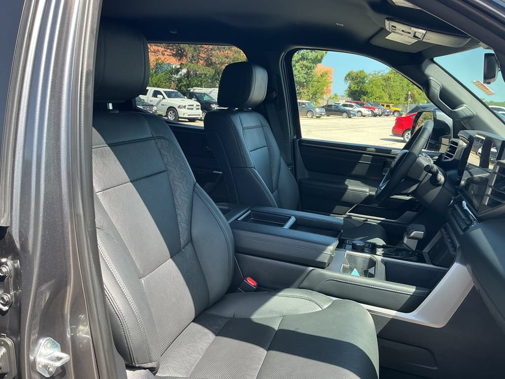 Used 2025 Toyota Tundra Limited AWD/4WD image 21