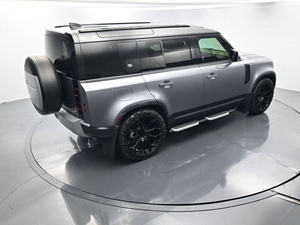Used 2023 Land Rover Defender 110 S image 36