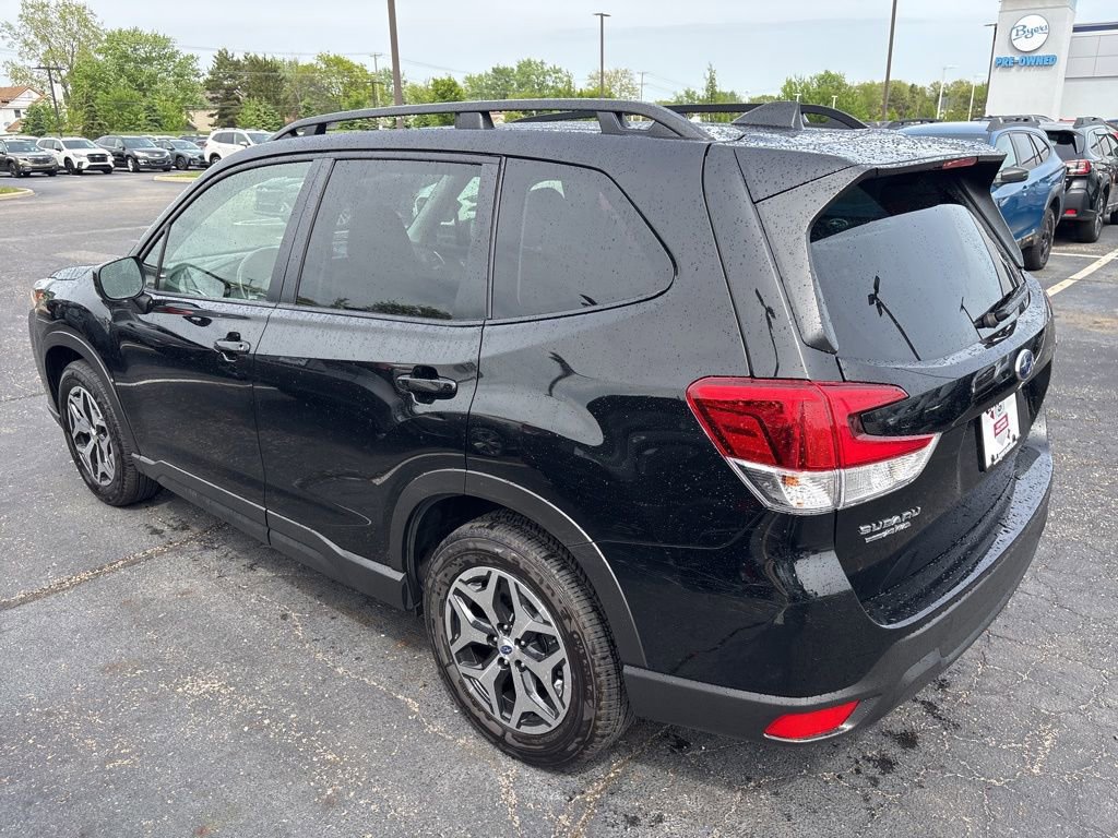 Certified 2023 Subaru Forester Premium AWD/4WD image 5