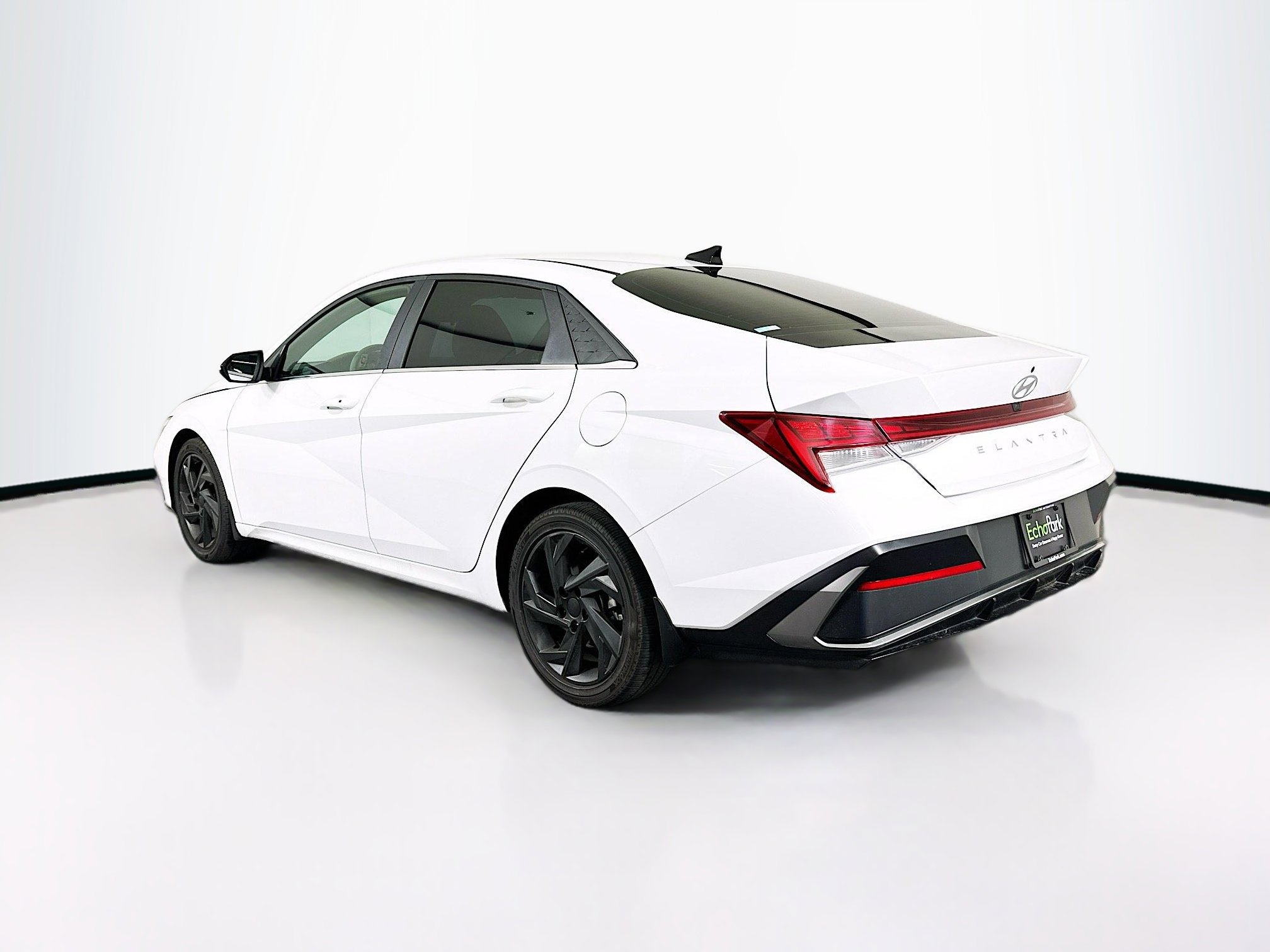 Used 2025 Hyundai Elantra SEL image 5