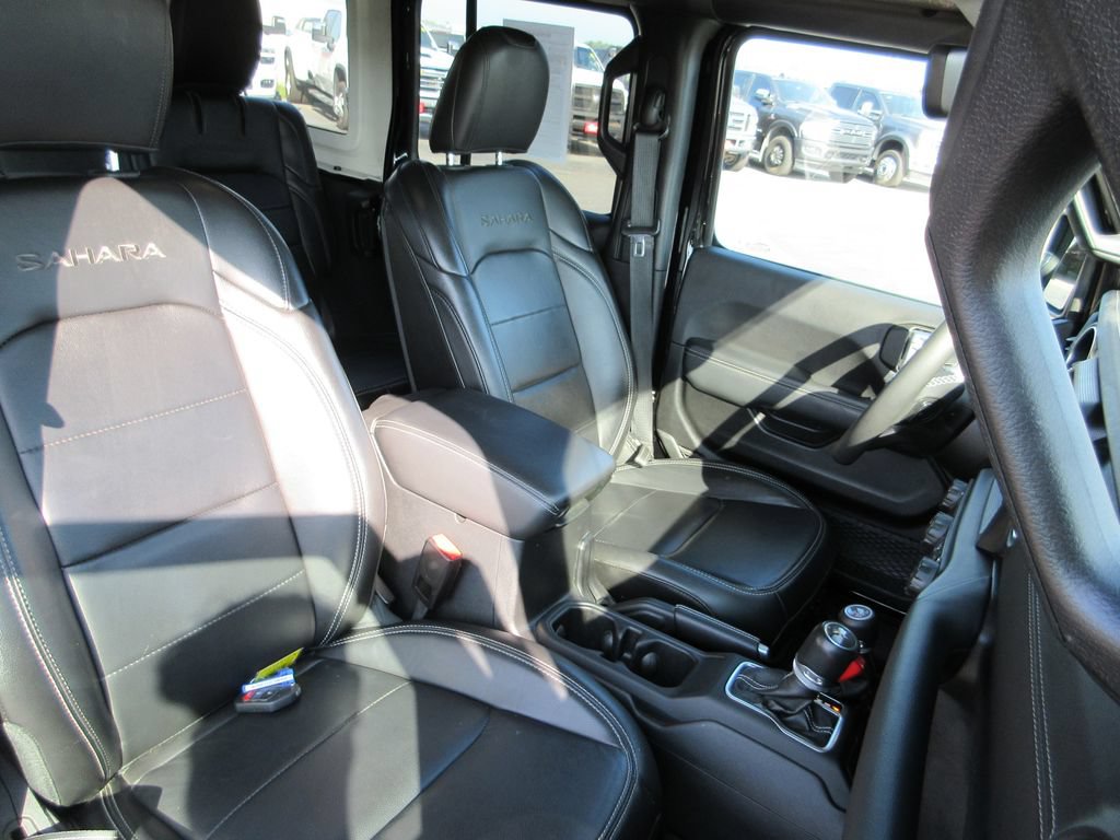 Used 2023 Jeep Wrangler Unlimited Sahara AWD/4WD image 22