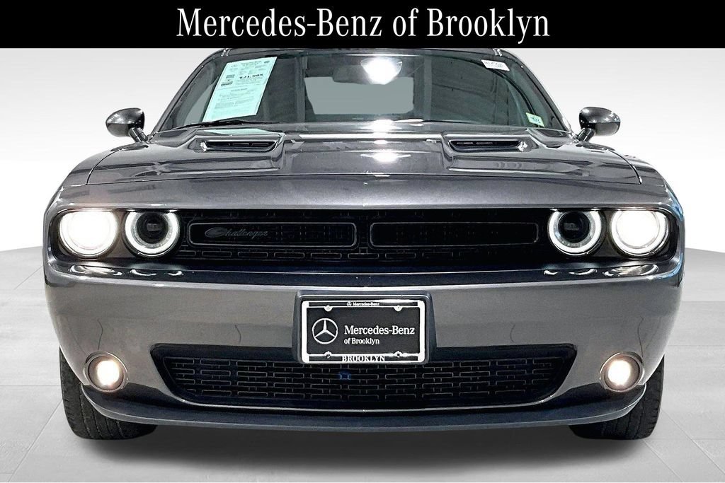 Used 2020 Dodge Challenger SXT w/ Blacktop Package RWD image 3