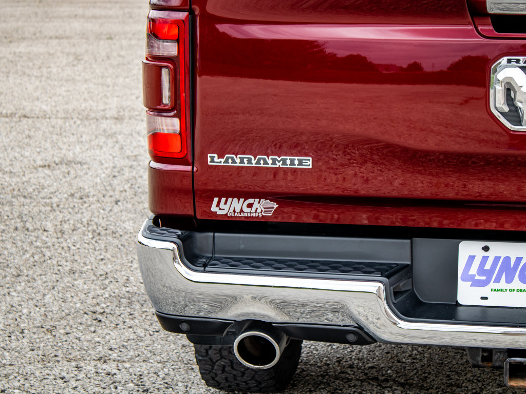 Used 2019 RAM 1500 Laramie AWD/4WD image 10