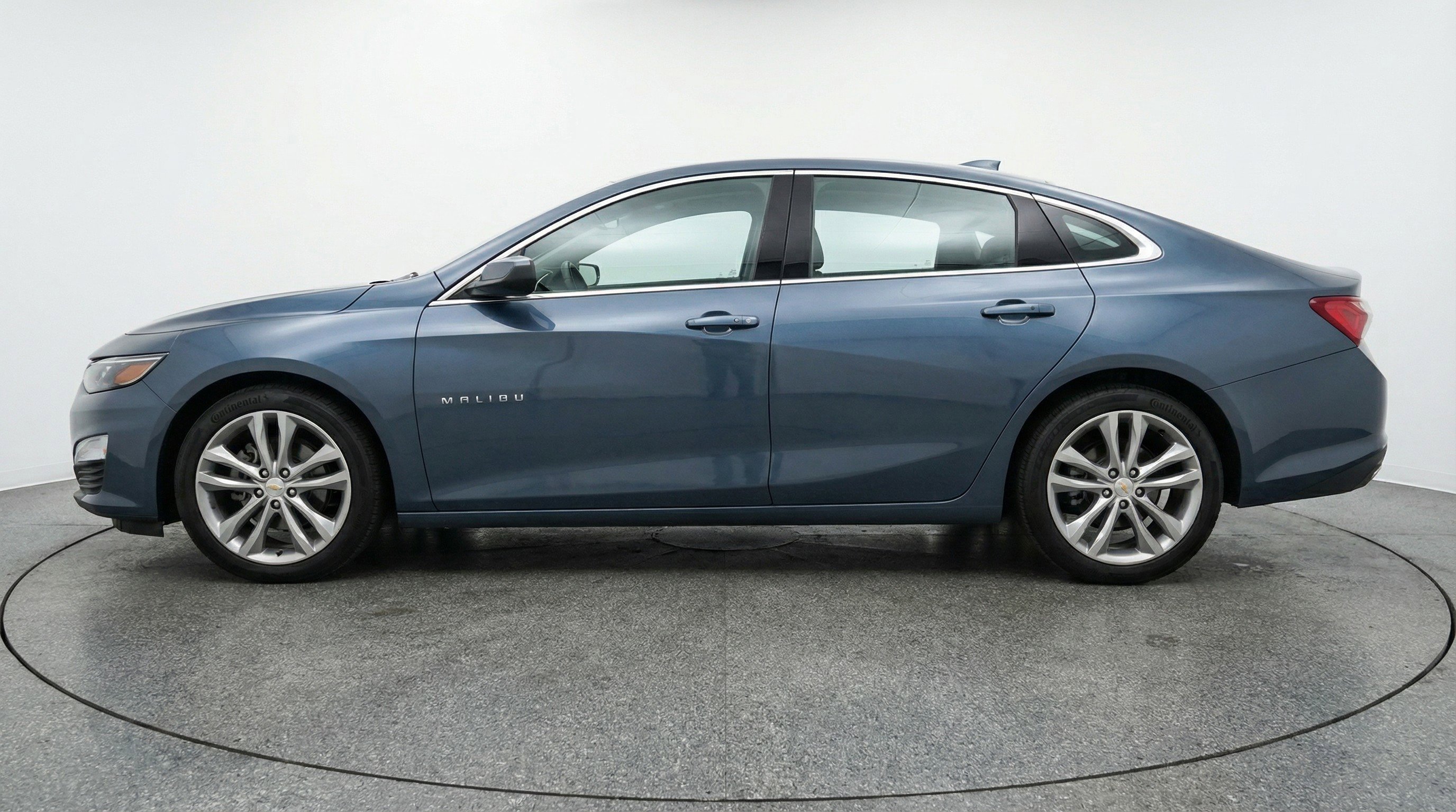 Used 2024 Chevrolet Malibu LT FWD image 5