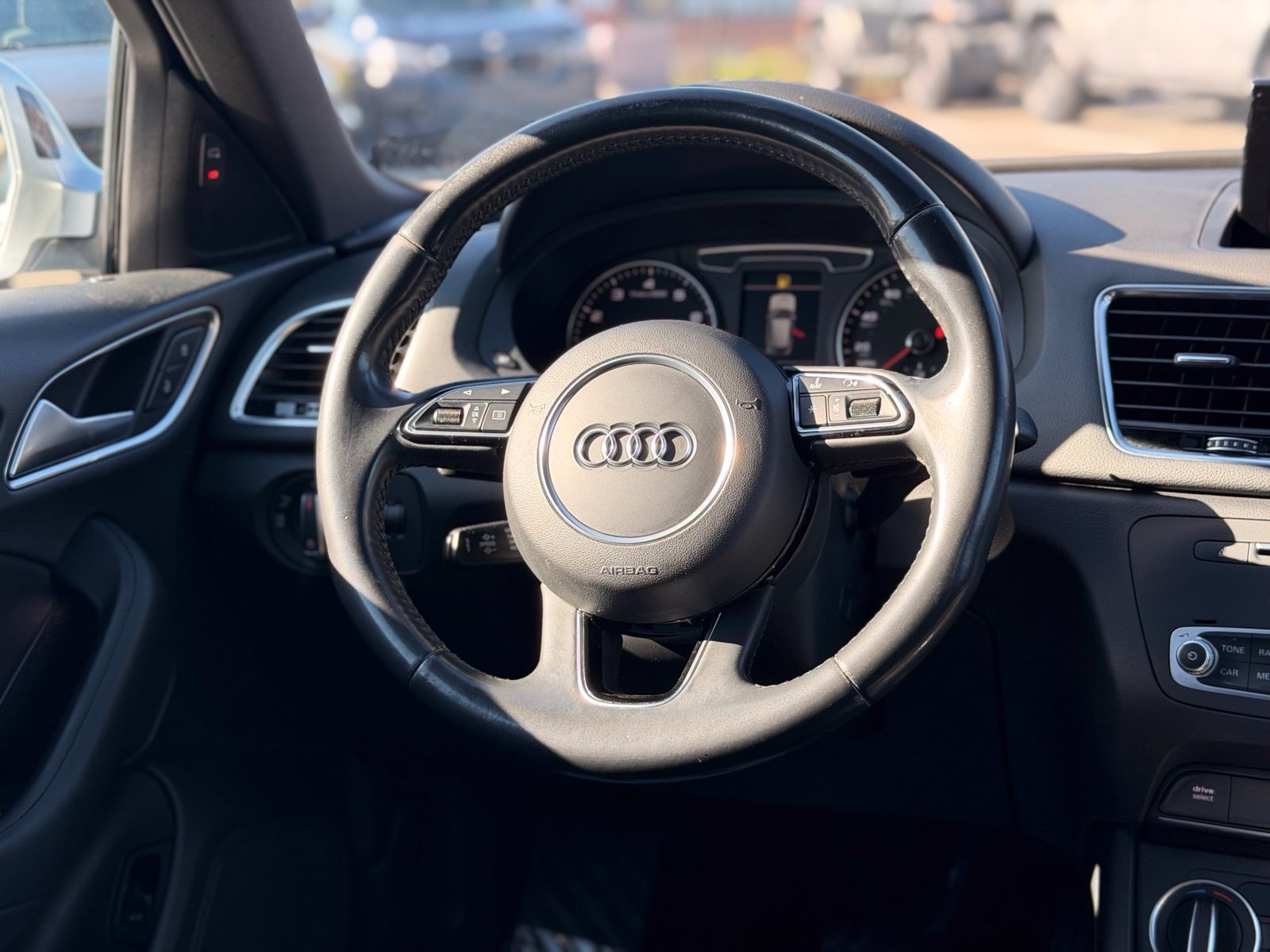 Used 2018 Audi Q3 2.0T Premium Plus w/ Premium Plus Package AWD/4WD image 39