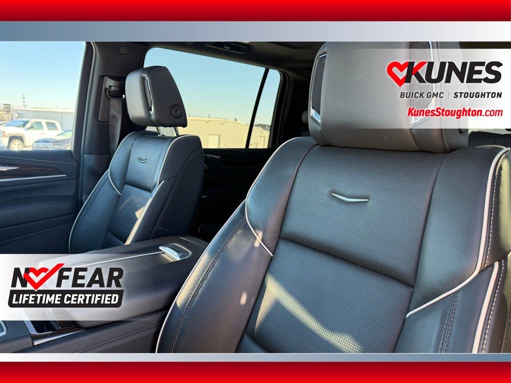 Used 2024 Cadillac Escalade ESV Premium Luxury image 24
