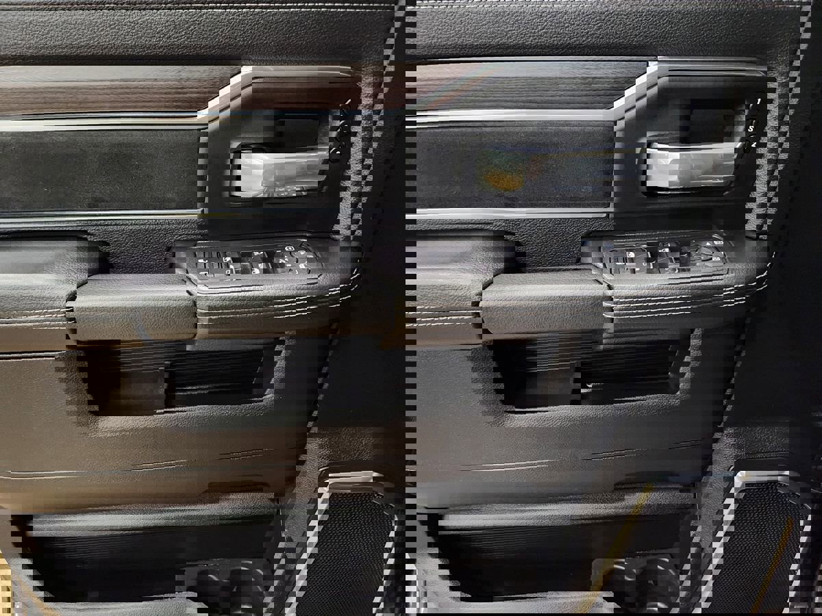 Used 2025 RAM 2500 Laramie w/ Night Edition image 47