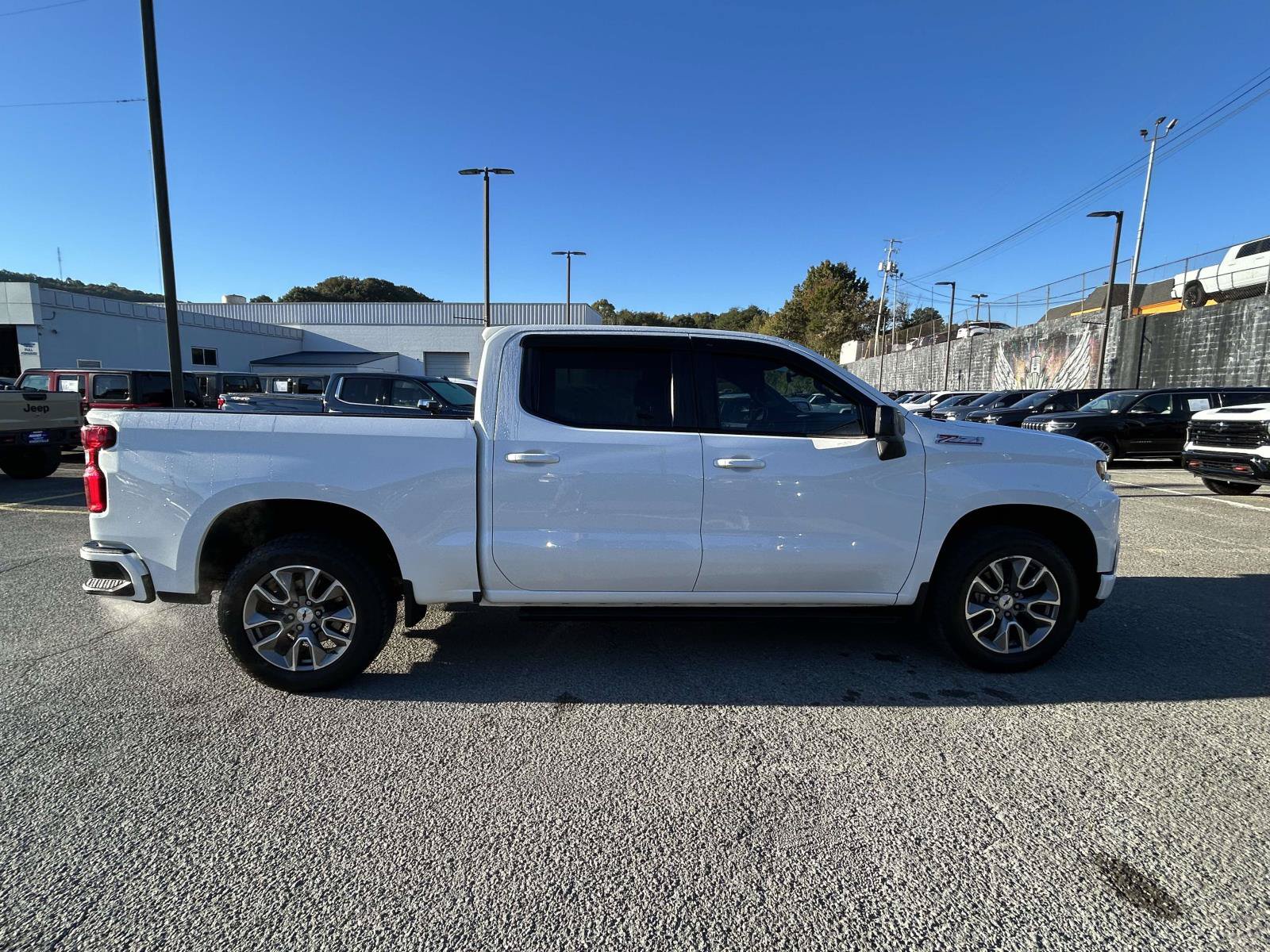 Used 2022 Chevrolet Silverado 1500 RST w/ Z71 Off-Road Package AWD/4WD image 8