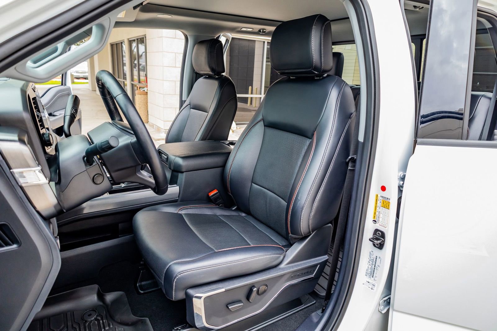 Used 2024 Ford F350 Lariat w/ Lariat Ultimate Package image 29