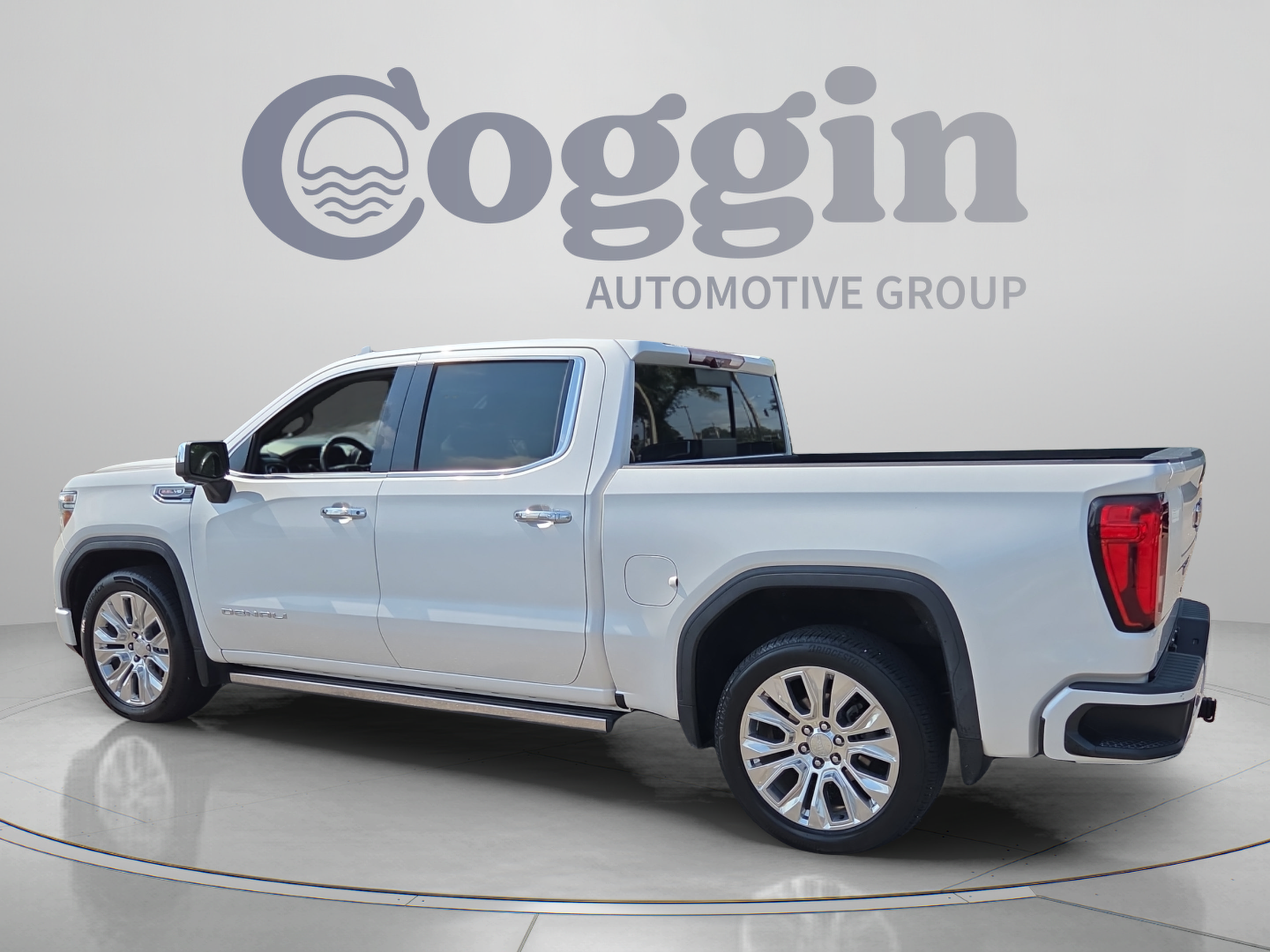 Used 2020 GMC Sierra 1500 Denali w/ Denali Ultimate Package AWD/4WD image 3