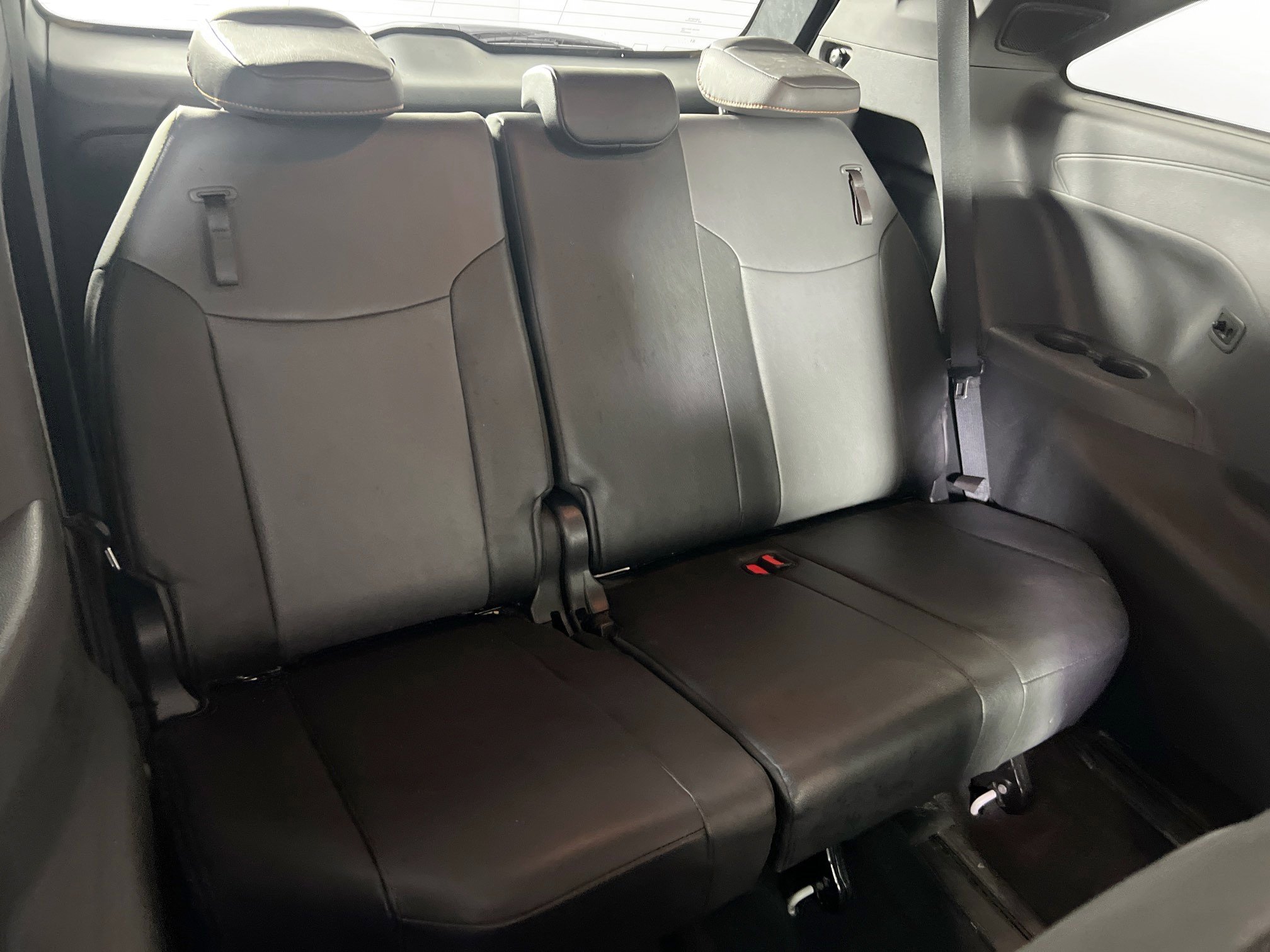 Used 2022 Toyota Sienna XSE image 28