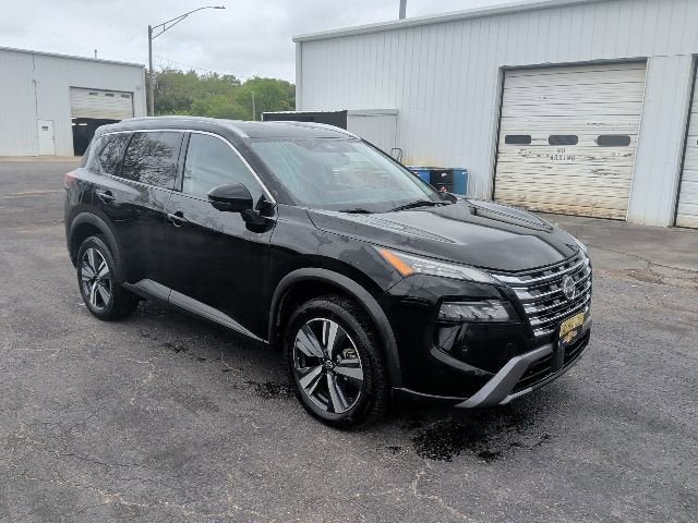 Used 2024 Nissan Rogue SL AWD/4WD image 8