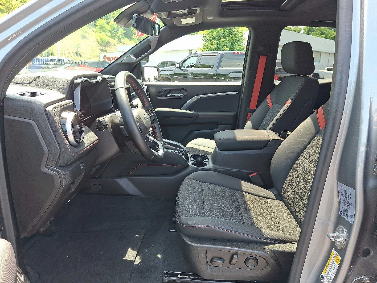 Used 2023 Chevrolet Colorado Z71 w/ Z71 Convenience Package 2 AWD/4WD image 13