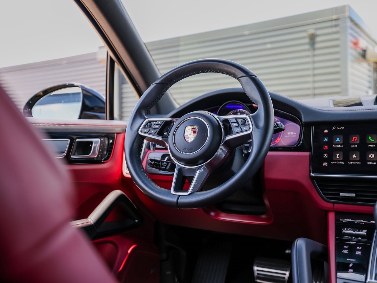 Certified 2023 Porsche Cayenne S Platinum image 25