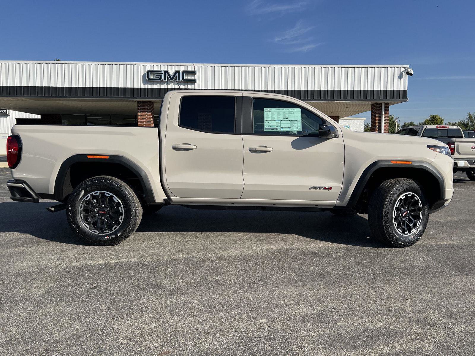 New 2026 GMC Canyon AT4 image 4