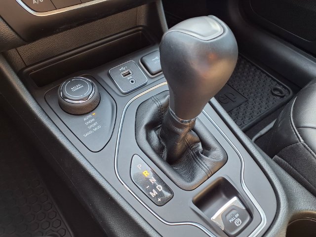 Used 2022 Jeep Cherokee Latitude AWD/4WD image 12