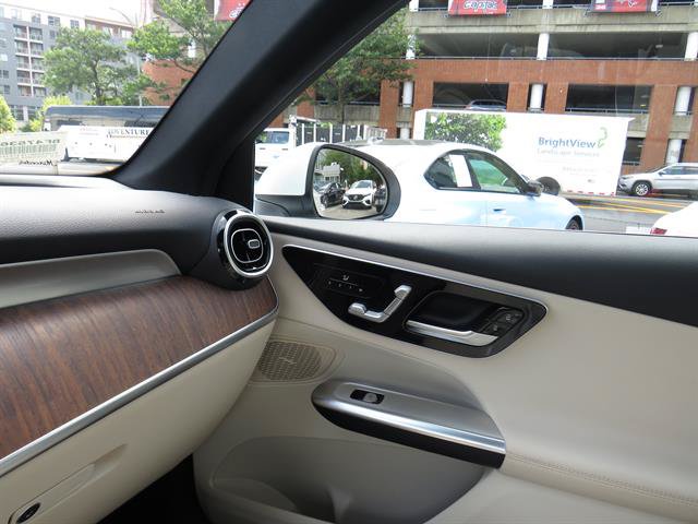 Used 2026 Mercedes-Benz GLC 300 4MATIC image 17