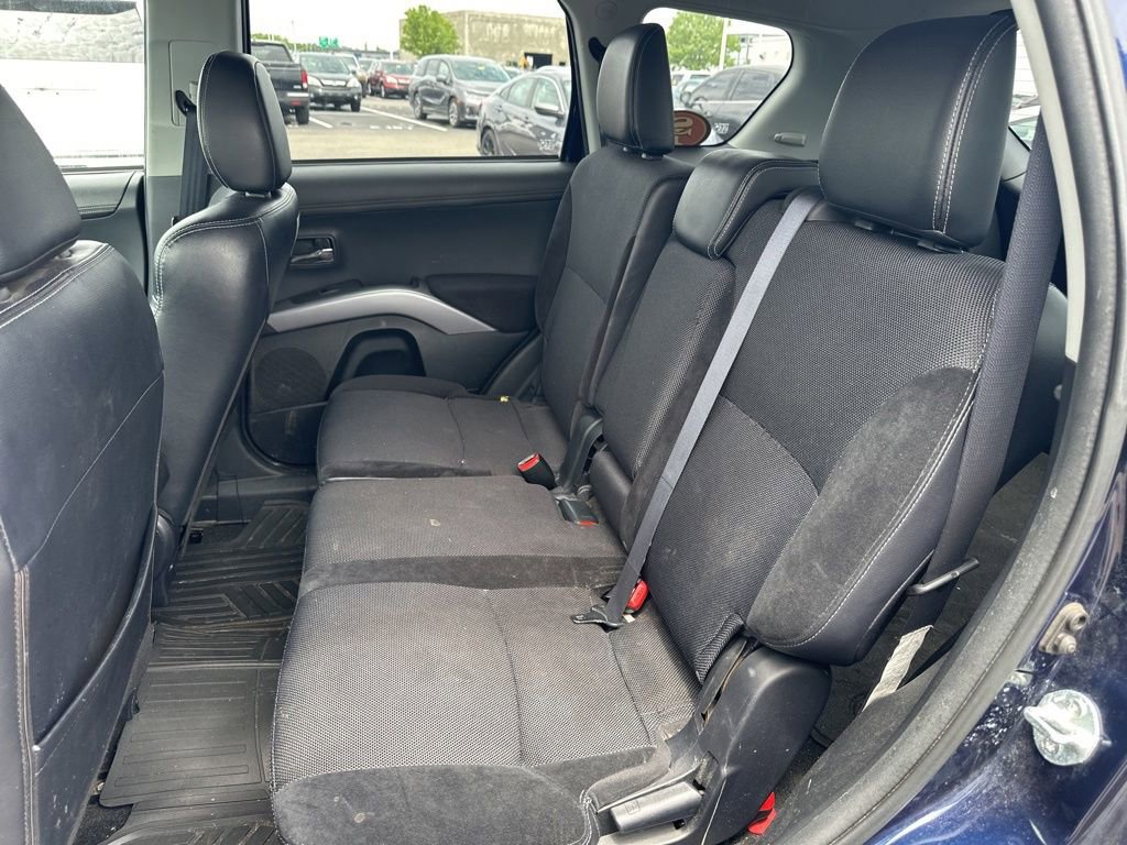 Used 2012 Mitsubishi Outlander SE FWD image 16