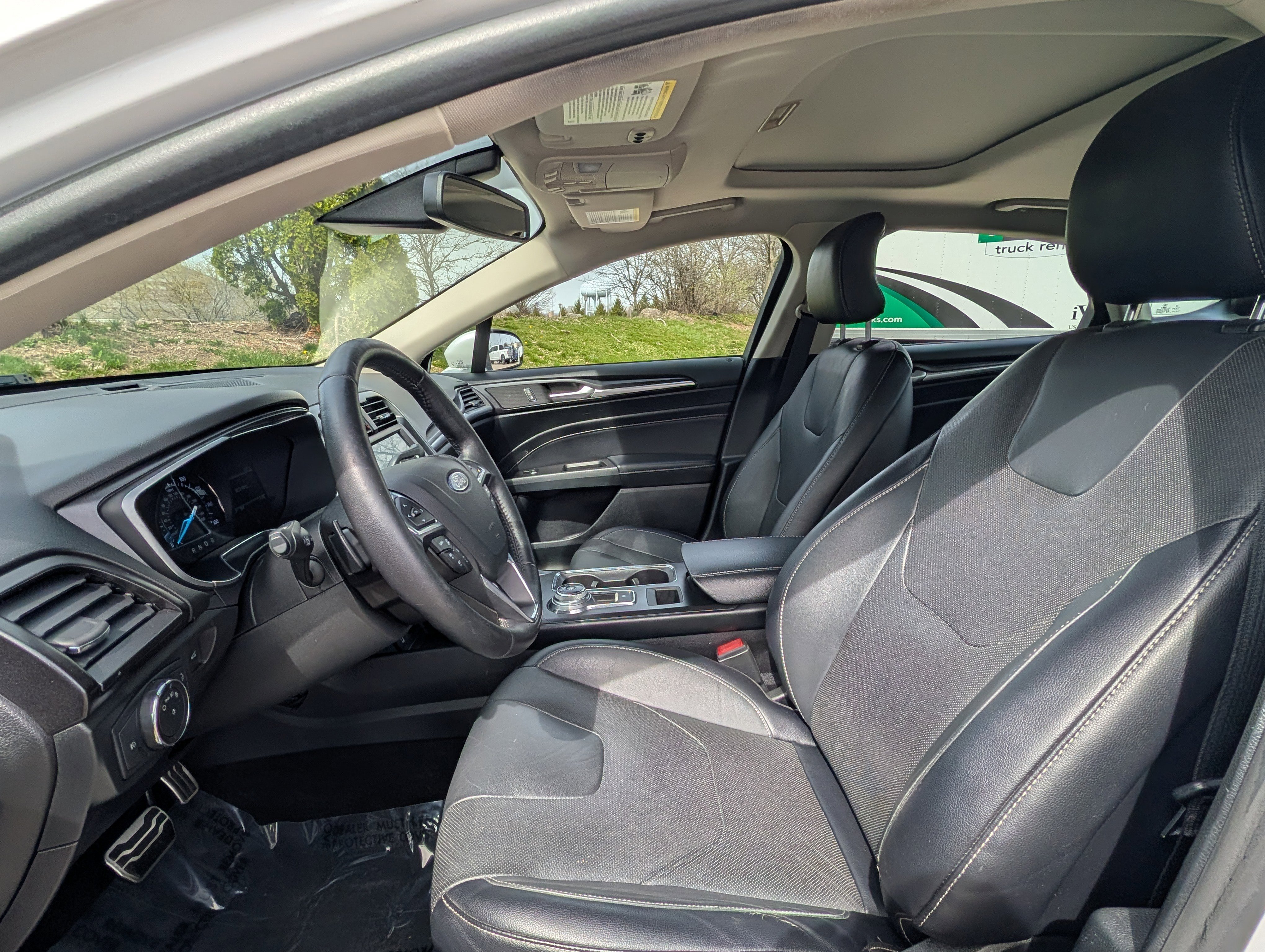 Used 2018 Ford Fusion Titanium FWD image 10