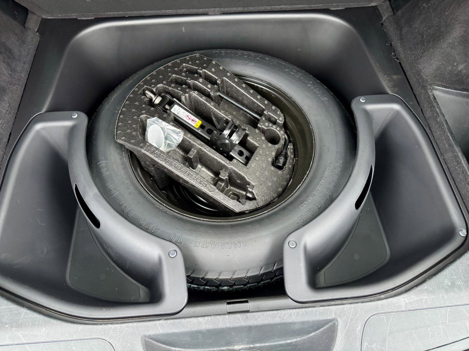 Used 2020 Jeep Grand Cherokee Altitude image 31