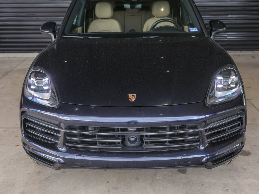 Certified 2023 Porsche Cayenne Platinum Edition image 11