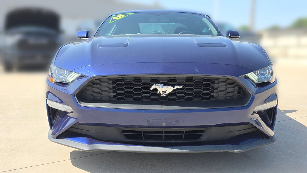 Used 2018 Ford Mustang Coupe w/ Equipment Group 101A RWD image 8