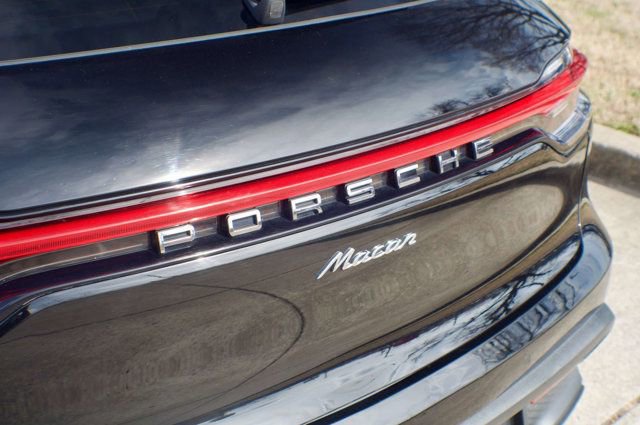 Used 2022 Porsche Macan AWD/4WD image 9