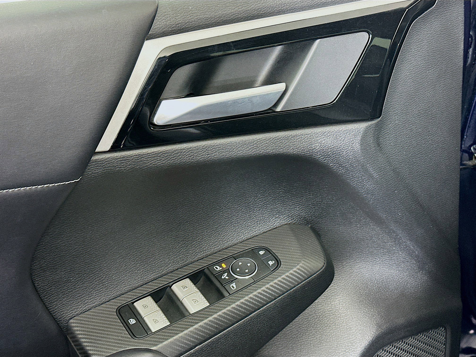 Used 2024 Mitsubishi Outlander SE image 15