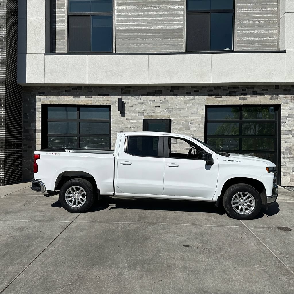 Used 2021 Chevrolet Silverado 1500 LT AWD/4WD image 2