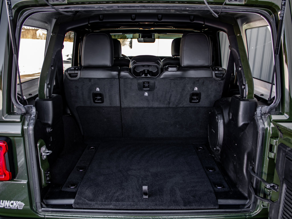 Used 2021 Jeep Wrangler Unlimited Rubicon w/ Dual Top Group image 28