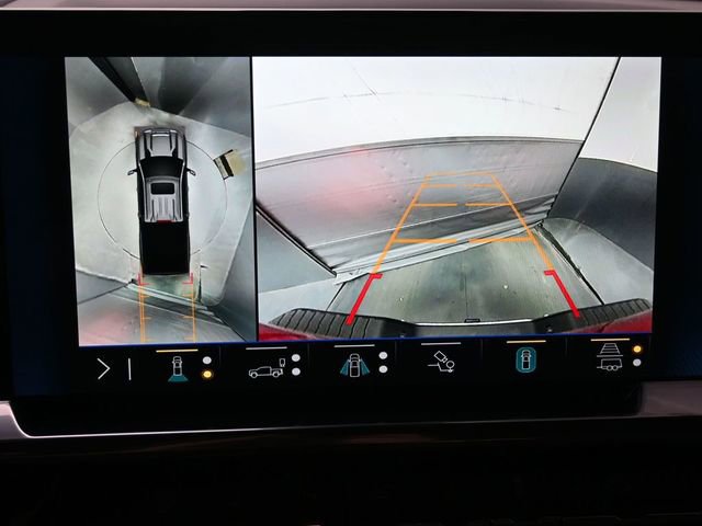 Used 2025 Chevrolet Silverado 2500 LTZ w/ LTZ Convenience Package image 32