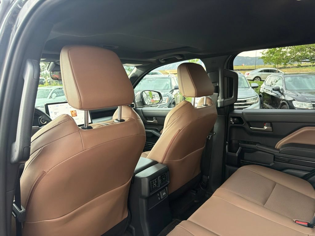 Used 2026 Toyota 4Runner Limited AWD/4WD image 21