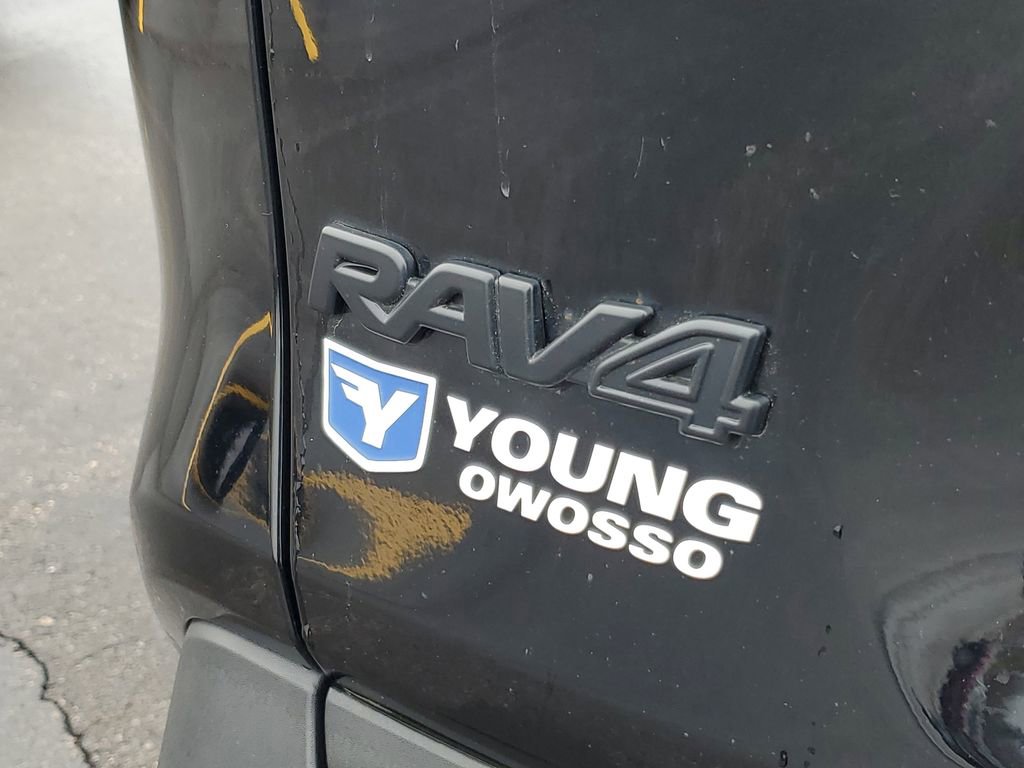 Used 2022 Toyota RAV4 LE image 27