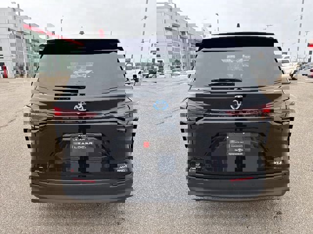 Certified 2024 Toyota Sienna XLE image 10