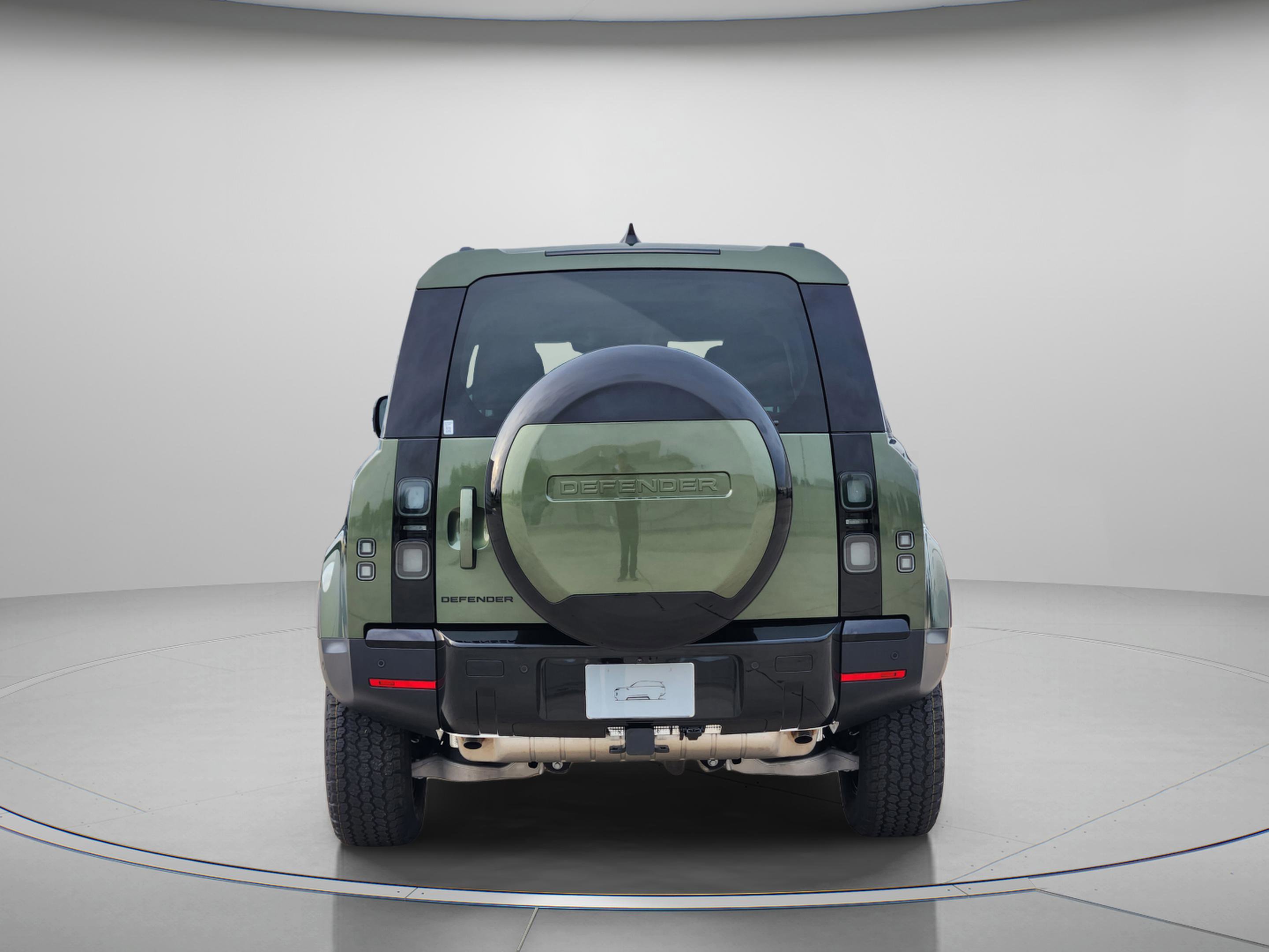 New 2026 Land Rover Defender 110 S AWD/4WD image 4