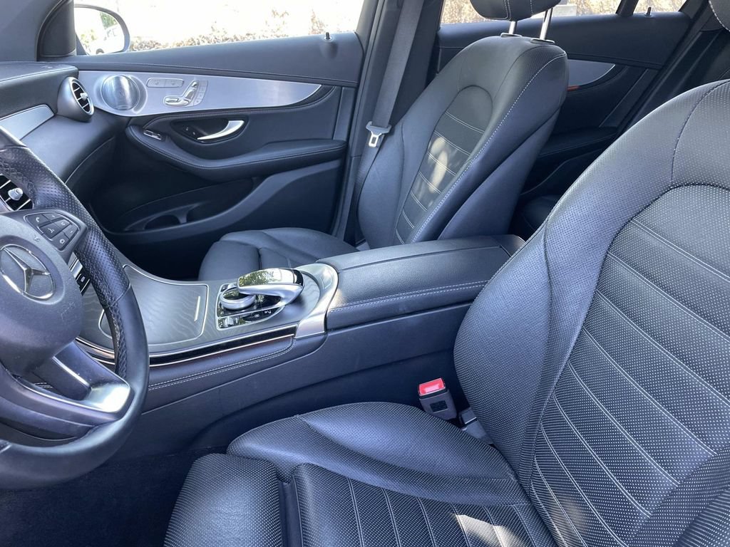 Used 2019 Mercedes-Benz GLC 350e 4MATIC image 20