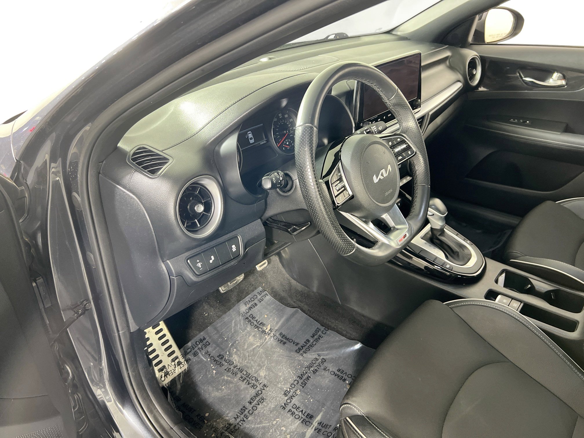 Used 2022 Kia Forte GT-Line w/ GT-Line Premium Package image 9