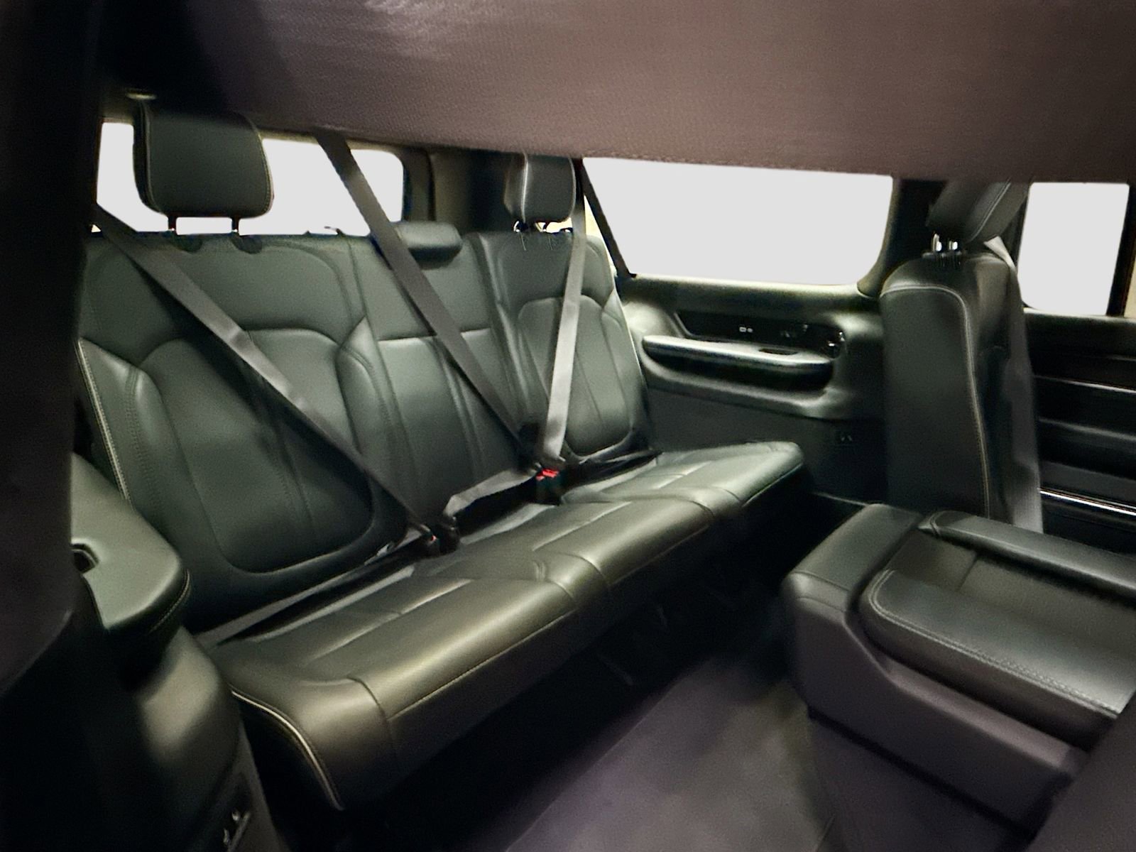 Used 2024 Jeep Grand Wagoneer L Series II w/ Quick Order Packagew 28T image 32