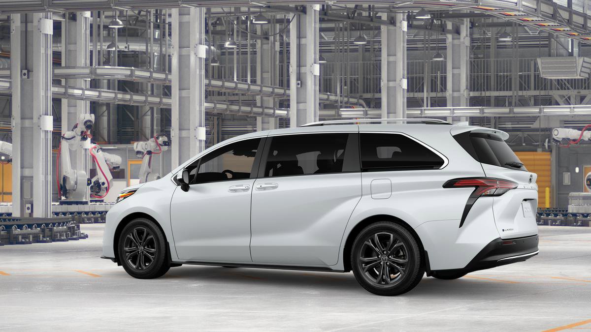 New 2026 Toyota Sienna Platinum image 5