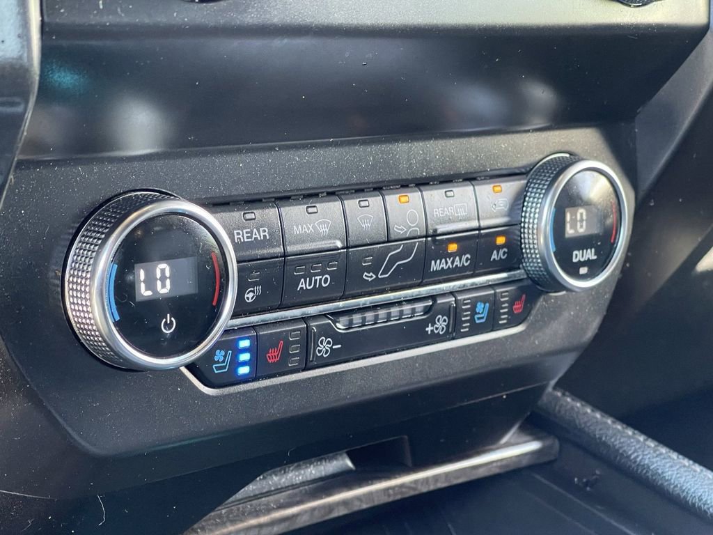 Used 2020 Ford Expedition Limited image 28