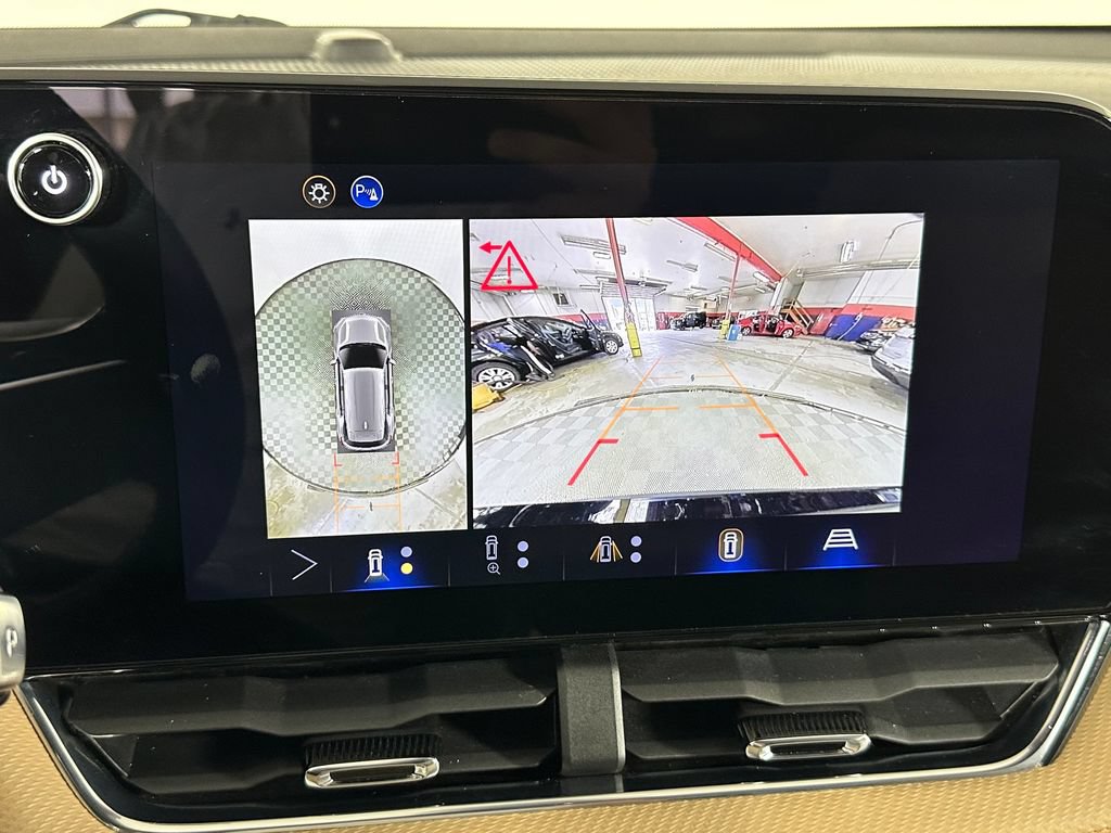 Used 2025 Chevrolet Equinox ACTIV w/ Safety and Technology Package AWD/4WD image 19