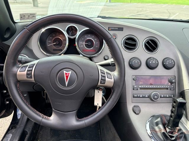 Used 2007 Pontiac Solstice GXP w/ Premium Package RWD image 11