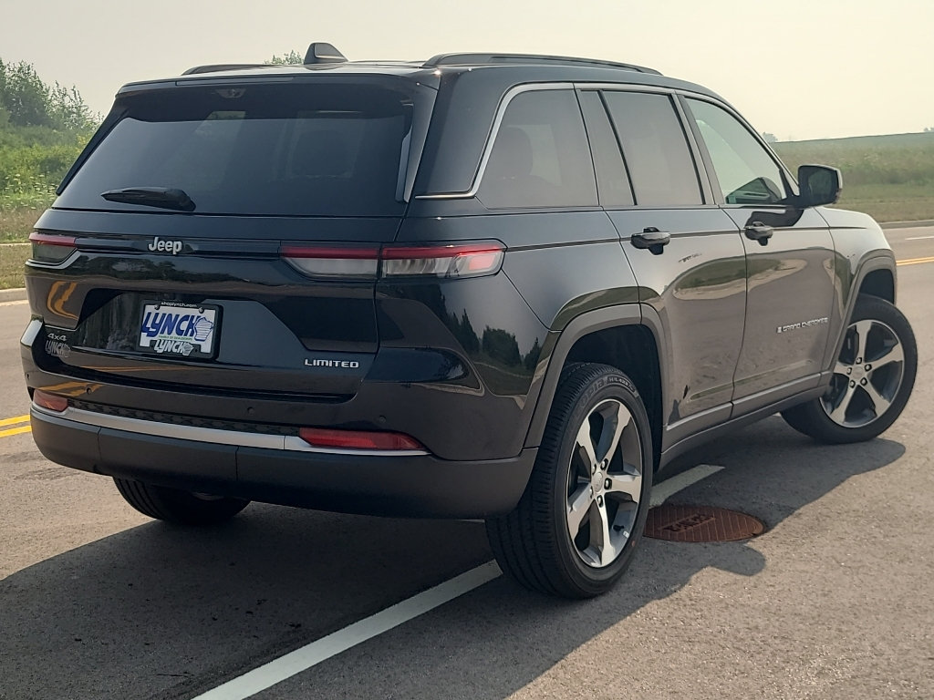 New 2026 Jeep Grand Cherokee Limited w/ Limited Altitude Package AWD/4WD image 4
